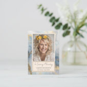 メモリアルブルーと金ゴールド写真葬儀記念 名刺 (スタンド正面)