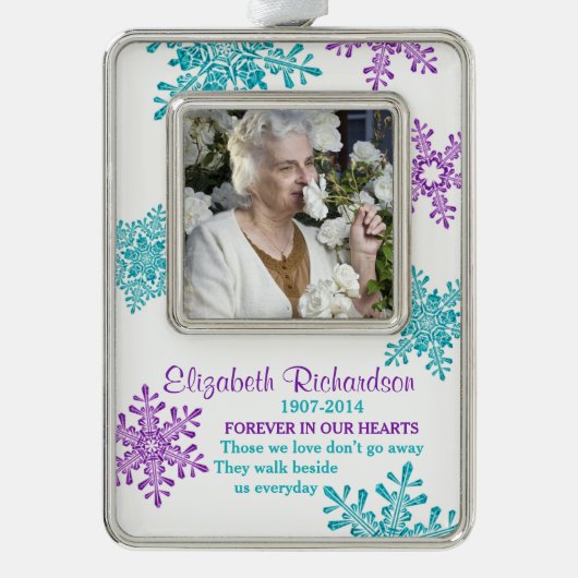 メモリアル写真テンプレートクリスマスパープルティール（緑がかった色） シルバープレートフレームオーナメント (正面)