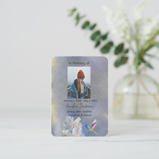 メモリアル祈りの言葉カードハミングバードホワイト花 名刺 (スタンド正面)