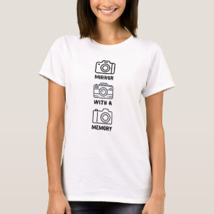 メモリスタイリッシュカメラ撮影鏡 Tシャツ