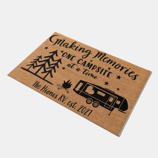 メモリパーソナライズされたーズキャンプ場ドアマット ドアマット (アングル)