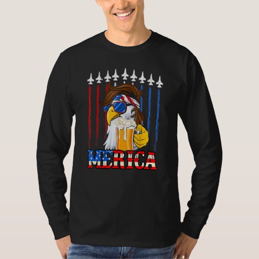 メリカワシとビールアメリカ国旗7月4日 Tシャツ (正面)