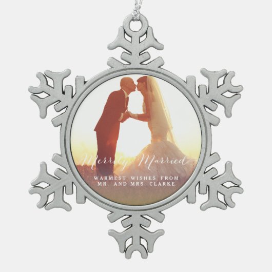 メリリー結婚したクリスマスフォトホリデーオーナメント スノーフレークピューターオーナメント (正面)
