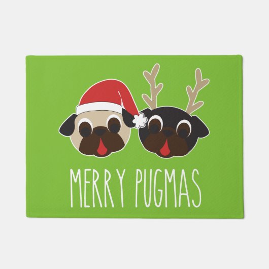 メリーなPugmasのクリスマスのサンタのパグのトナカイのパグ ドアマット (正面)