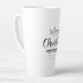 メリーエレガントクリスマスと新年の喜びのスクリプト カフェラテマグ (左アングル)