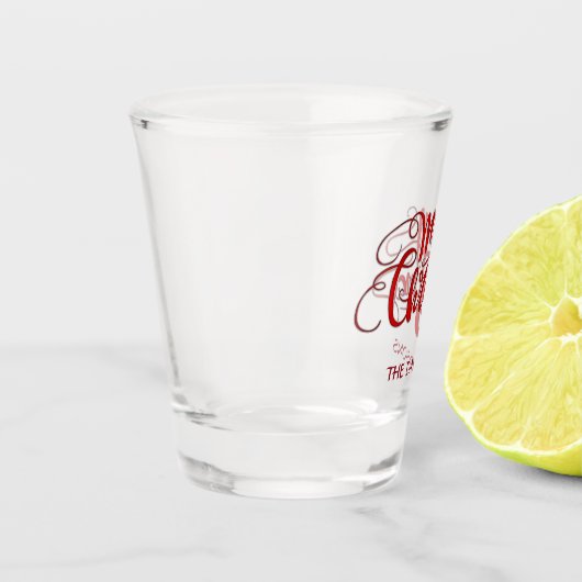 メリーエレガントクリスマスモダンタイポグラフィモノグラム ショットグラス (左)