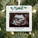 メリークリスマスおばあちゃん超音波妊娠写真 メタルオーナメント<br><div class="desc">このエキサイティングなニュースを最寄りの共有と一緒にするのは良い時親愛間だ。祖母が超音波写真と一緒にいるための完璧なクリスマスプレゼントアイディア。こカスタマイズの発表の表示は、詳細を追加し、この特別なニュースについて全員に知らせる。新しい素晴らし親と赤ん坊シャワーのための贈り物。</div>