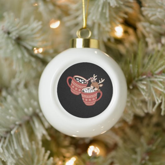 メリークリスマスかわいいトナカイ家族のクリスマスコーヒー セラミックボールオーナメント (ツリー)