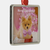 メリークリスマスと名前、かわいい犬/木をパーソナライズ メタルオーナメント (右)
