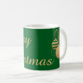 メリークリスマスと飾り玉の緑の背景 コーヒーマグカップ (正面右)