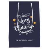 メリークリスマスのタイポグラフィの真夜中の青い白 ミディアムペーパーバッグ (裏面)