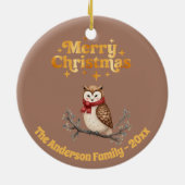 メリークリスマスのモカ金ゴールドかわいいフクロウ セラミックオーナメント (裏面)