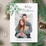 メリークリスマスのロマンチックな写真 シーズンカード<br><div class="desc">このシンプルクリスマスカー飾ドは水色のミストレ葉ートと果実を使用している。名前と写真で簡単にカスタマイズ。オリジナル水彩©ミケーレ・デイヴィス。</div>