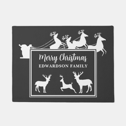 メリークリスマスの家族の名前サンタと鹿 ドアマット (正面)