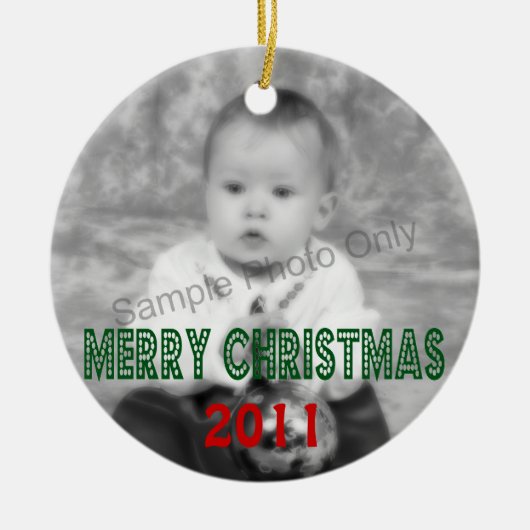 メリークリスマスの日付がついた写真 セラミックオーナメント (正面)