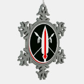 メリークリスマスの槍のミサイル スノーフレークピューターオーナメント (左)