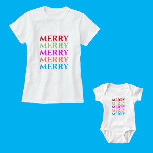メリークリスマスの衣装を着た家族 Tシャツ