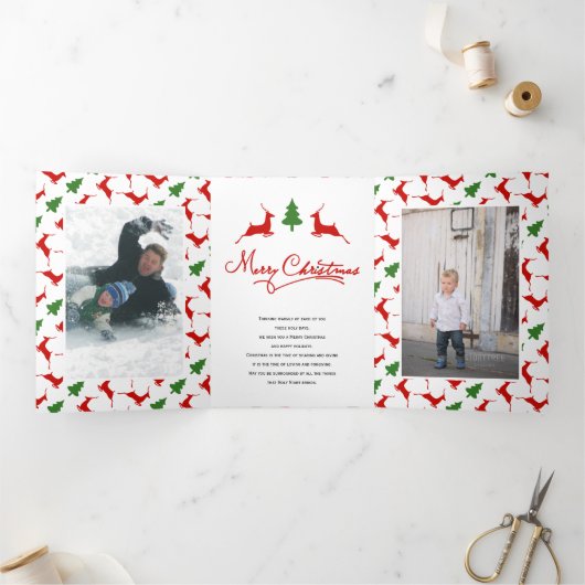 メリークリスマスの鹿と木、写真コラージュ 三つ折りクリスマスカード (内部)