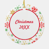 メリークリスマスウォーターの色のアニメ小妖精や小人がパーソナライズ セラミックオーナメント (裏面)