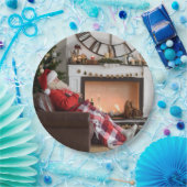 メリークリスマスウォーミングアンドコージー暖炉サンタ ペーパープレート (パーティー)