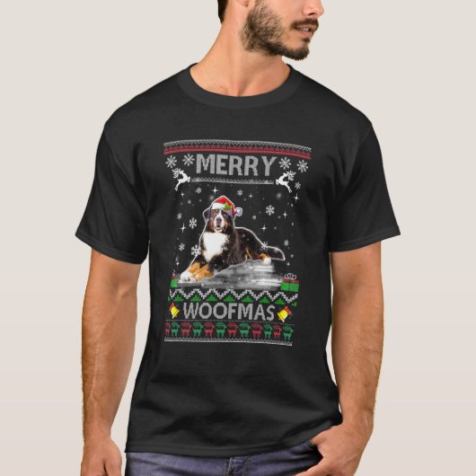 メリークリスマスウーフマスのためのベルネーズマウンテンドッグ Tシャツ (正面)