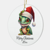 メリークリスマスカメレオンサンタハットホリーカスタム セラミックオーナメント (左)