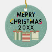 メリークリスマスギフトボックスホリデーリース セラミックオーナメント (正面)