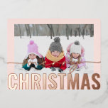 メリークリスマススクリプトフォトシンプルモダン 箔シーズンポストカード<br><div class="desc">メリークリスマススクリプト写真シンプル写真モダンCopper Foil Christmas Postcardsは、お客様の写真をミニマルなモモの背景に「メリークリスマス」の銅箔の書道のスクリプトオーバーレイと共にシンプルお楽しみいただけます。逆側の文字を編集してパーソナライズ©2024 Evco Studioによる設計： www.zazzle.com/store/evcostudio</div>