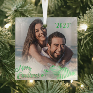 メリークリスマススノーフレークパーソナライズされたグリーン ガラスオーナメント