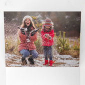 メリークリスマスタイポグラフィ数々の赤写真 三つ折りクリスマスカード (内部最初)