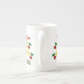メリークリスマスツリーすてきホリデーさくらんぼ ボーンチャイナマグカップ (裏面)