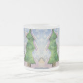 メリークリスマスツリーと霜の降りた雪だるまウォーター色 フロストグラスマグカップ (中央)