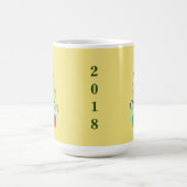 メリークリスマスツリーグラフィックデザインマグカップ コーヒーマグカップ (中央)