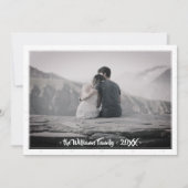 メリークリスマスツリーレトロタイポグラフィファミリーフォト シーズンカード (正面)