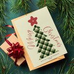 メリークリスマスツリー赤い緑の格子以外 シーズンカード<br><div class="desc">レトロスタイル赤と緑の格子状のタータンチェックの木と星形の手書きメリークリスマススクリプトの非シンプル写真の休日カード。簡単は、あなたの家族の名前と年でパーソナライズする。</div>