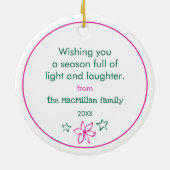 メリークリスマスドードルピンク&グリーンパーソナライズされた セラミックオーナメント (裏面)