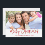 メリークリスマスハンドレタースクリプトフォトカード シーズンカード<br><div class="desc">メリークリスマスハンドレタースクリプトフォトカード。この手書きブラシスクリプトの写真と文字は、写真とカスタマイズ家族の名前で更新および更新できる。このカードは、クリスマスカードの背面にファミリー名と金ゴールドフォイルリースも表示する。</div>
