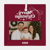 メリークリスマスバーガンディの写真弓の手を引いた ガラスオーナメント (裏面)