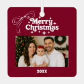 メリークリスマスバーガンディの写真弓の手を引いた メタルオーナメント (裏面)