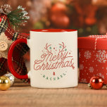 メリークリスマスパーソナライズされたトナカイ〔雄ジカの〕枝角 マグカップ<br><div class="desc">このパーソナライズされたメリークリスマスマグで季節の喜びを受け入れる！名前をカスタムするを追加するオプションを持つ家族や友来人のための楽しい贈り物，それは特別なジェスチャーを作る。マグカップにはエレガント、星とトナカイ〔雄ジカの〕枝角の魅惑的なtouchで飾られた「メリークリスマスきらめく」を綴る台本が描かれている。休日の飲お気に入りのみ物をスタイルで飲み、このマグカップでフェスティバル応援を広げメリーなさい！</div>