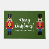 メリークリスマスパーソナライズされた休日のくるみ割り ドアマット (正面)