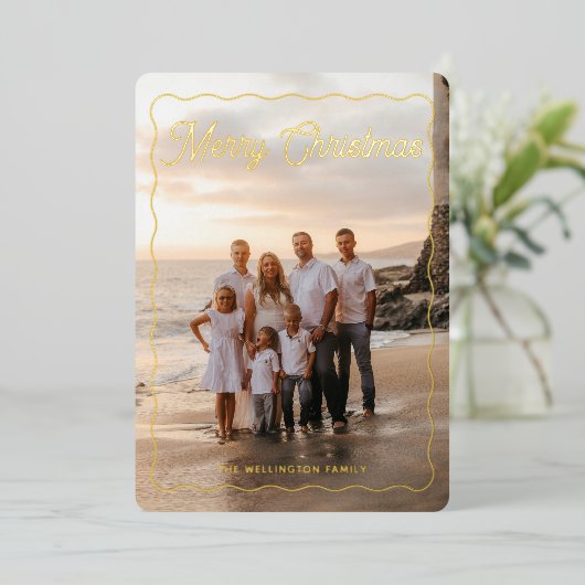 メリークリスマスピンクのスクリプトウェーブフレームの写真 箔シーズンカード (立ち正面)