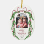 メリークリスマスピンクのリボン松のアーチ写真 セラミックオーナメント (正面)
