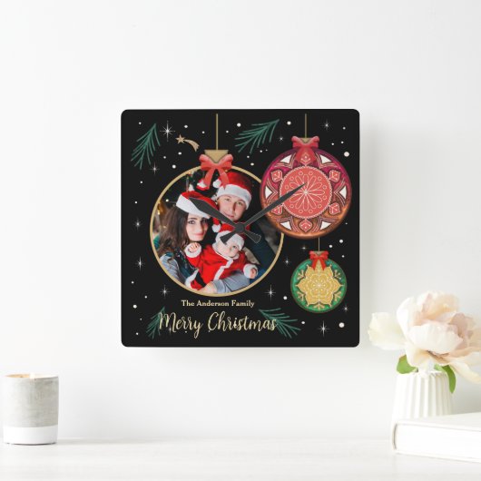 メリークリスマスファミリーのフォトホリデーズパーソナライズ スクエア壁時計 (ホーム)