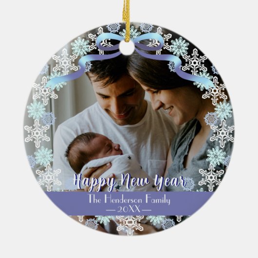 メリークリスマスファミリー写真名ライトブルーパープル セラミックオーナメント (裏面)