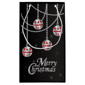メリークリスマスフェスティバルシルバーと赤オーナメント スモールペーパーバッグ (裏面)