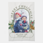 メリークリスマスフォトホリーとパインパーソナライズされたズ キッチンタオル (縦)
