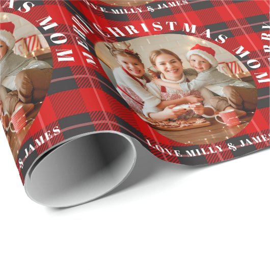メリークリスマスママ赤い格子模様パーソナライズされた写真 ラッピングペーパー (ロールコーナー)