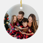 メリークリスマスミッドセンチュリーの赤いベージュの木の写真 セラミックオーナメント (裏面)