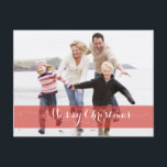 メリークリスマスモダンレッド休日のフォトカード シーズンポストカード<br><div class="desc">MERRY CHRISTMAS モダン RED HOLIDAY PHOTO CARD:プロンプトを使用して製品をカスタマイズ表示する。写真もしを変えたいなら私の連絡店でお願いします。アンティークシャンデリア</div>